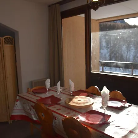 Apartment 3p Sur Pistes Avec Garage, 2 Chambres, Cuisine Equipee - Fr-1-266-182 *
